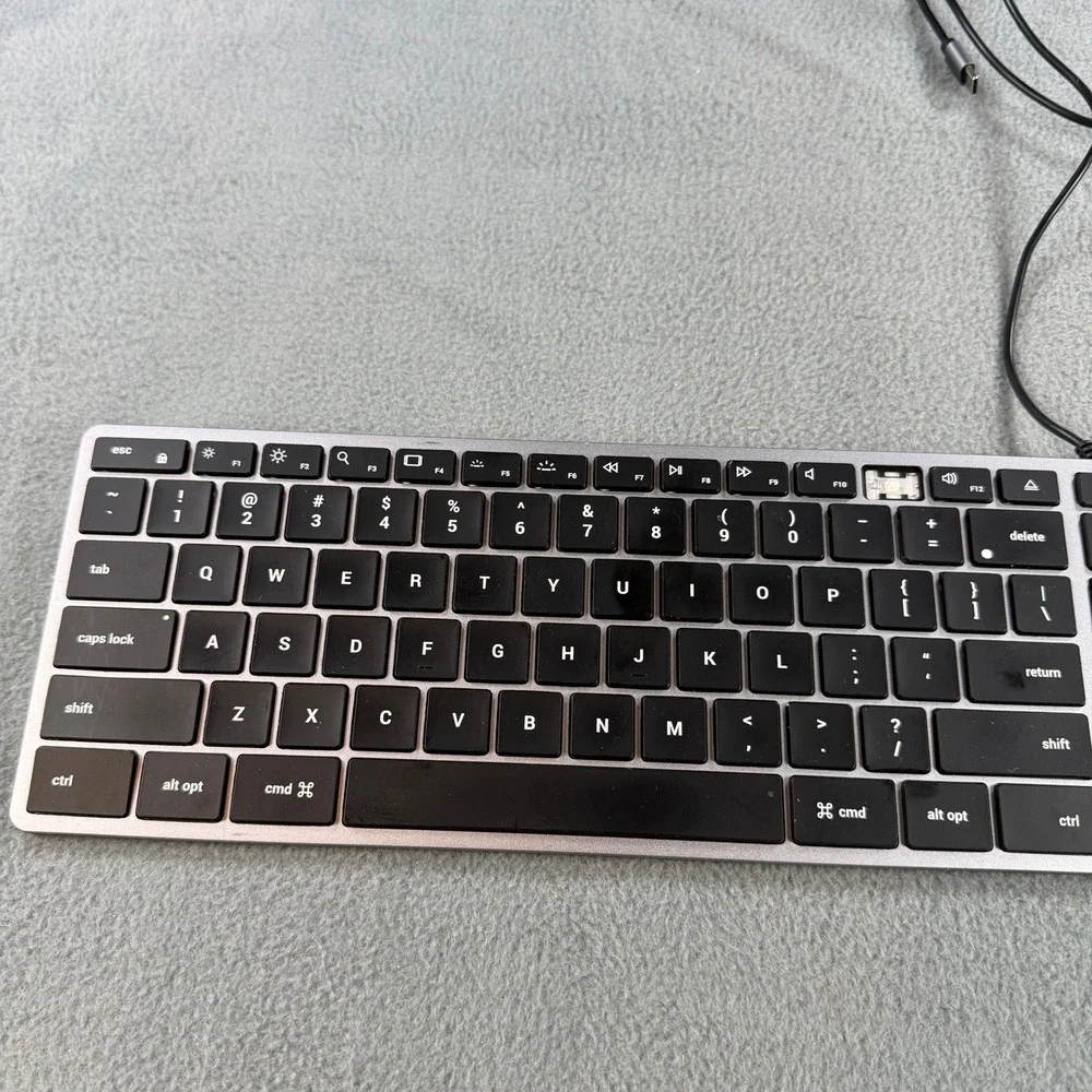 Satechi Slim W3 Wired Backlit Keyboard Mac USB-C Space Gray ST-UCSW3M